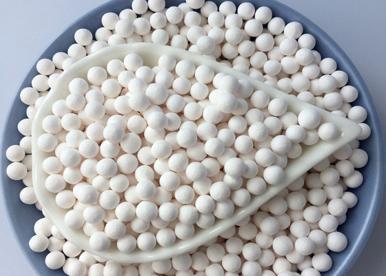 Bola Alumina Aktif yang Disesuaikan dengan Industri Dengan Kepadatan Curah Rendah